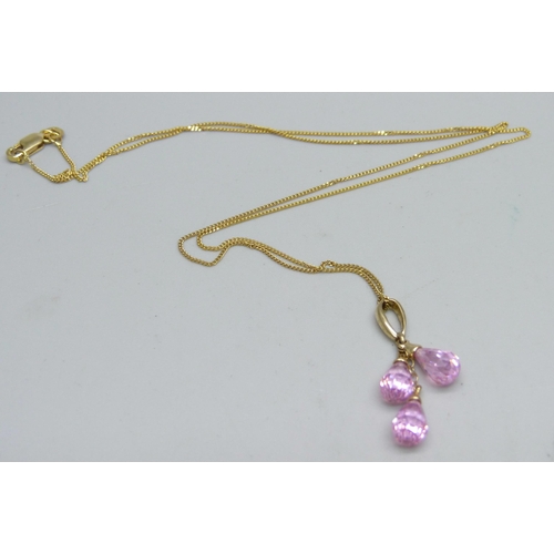 961 - A 14k pendant with pink drops on a 14k gold chain, 3.3g, chain 43cm