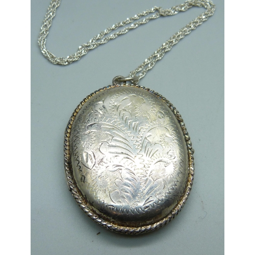 967 - A large 925 silver locket and chain