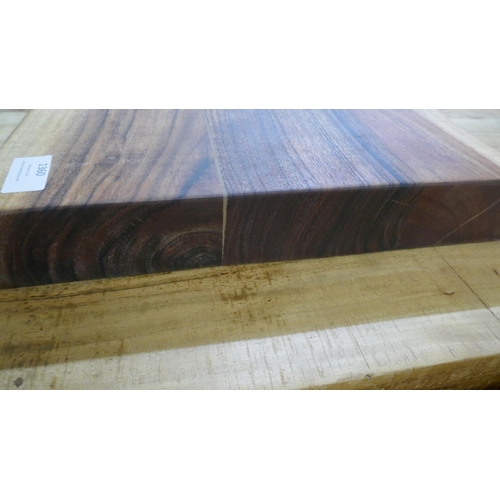 1360 - An extra large hardwood chopping block
