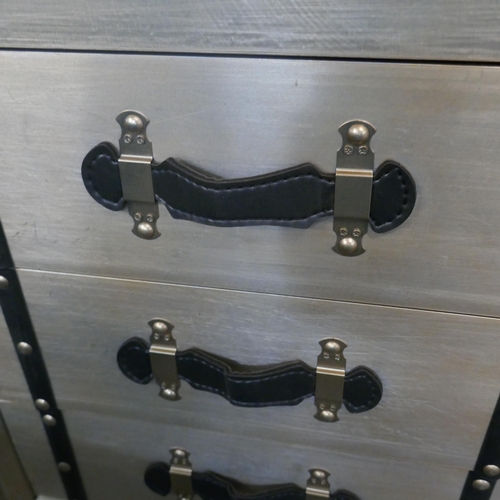 1383 - An aviation style four drawer trunk