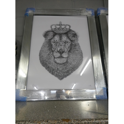 1472 - A Liquid Art lion picture with mirror frame