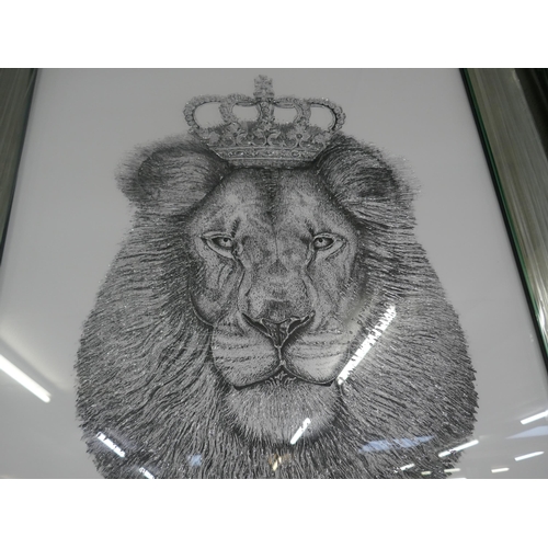 1472 - A Liquid Art lion picture with mirror frame