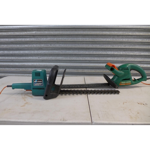 2233 - 2 Black & Decker hedge trimmers; GH250 41C and GS400 405CM