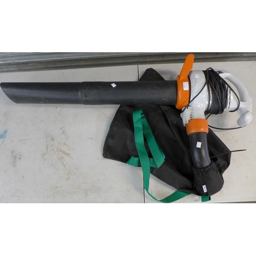 2242 - A Stihl SHE71 electric blower vac - year 2021