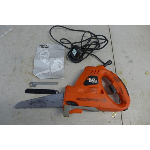 2257 - A Black & Decker KS890EC Scorpion 400w electric hand saw