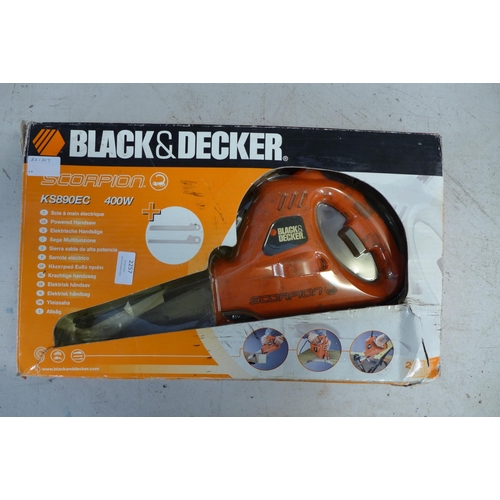 2257 - A Black & Decker KS890EC Scorpion 400w electric hand saw