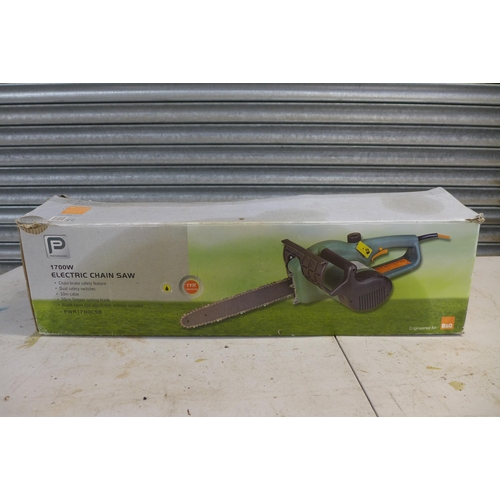 2258 - A Performance Power 1700w electric chain saw (PWR1700CSB)