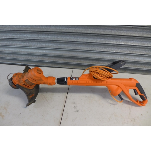 2269 - A Black & Decker ST425 extendable 240v electric strimmer