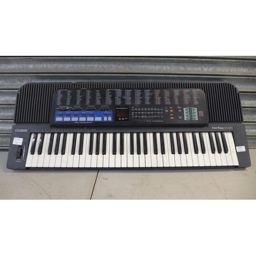 2329 - A Casio Tonebank CT-670 electric keyboard