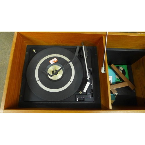 2333 - A vintage Ferguson model no.3371 radiogram with turntable, record player and FM stereo -failed elect... 