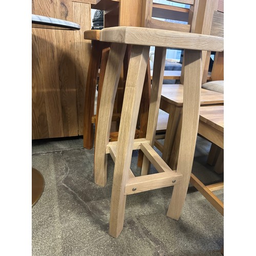 1557 - Two wooden barstools