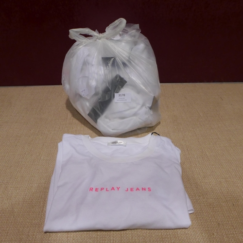 3178 - Small bag of white Replay jeans & T-shirts * this lot is subject to VAT