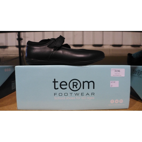 3196 - Pair of Term Maya black school shoes (size Uk 2) * this lot is subject to VAT