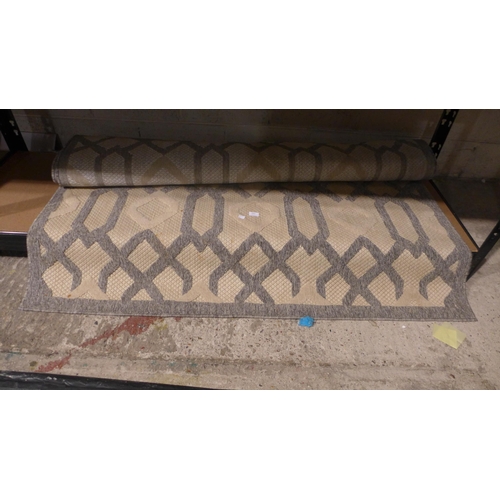 3207 - Large woven patterned rug (marked) * this lot is subject to VAT