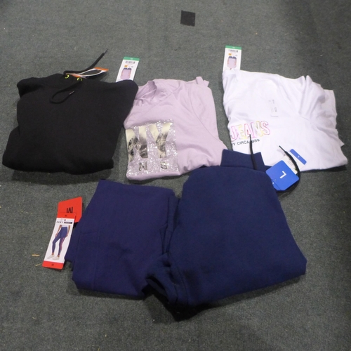 3236 - Small quantity of women's DKNY clothing including track suit * this lot is subject to VAT