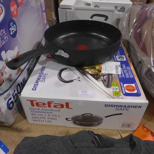 3237 - Tefal Deep Saute Pan 4.7L - No Lid (315-410) *This lot is subject to VAT