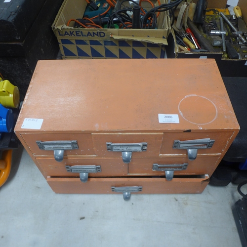 2006 - A 6-drawer tool organisation chest containing a mixture of miscellaneous items including tile spacer... 