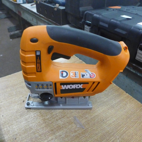 2041 - A Worx WX18JS 18v variable speed/pendulum cordless jigsaw with 18v battery, battery charger and case