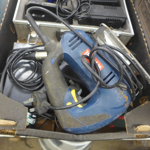 2044 - A box of tools including Ryobi jigsaw 230v, 450w, an 18v Bosch drill with charger (PSB1800L1.2), a P... 