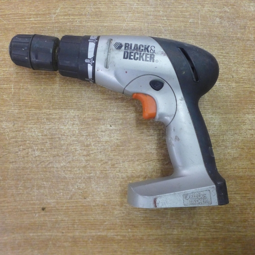 2054 - A Black & Decker HP122 12v cordless power drill with battery and charger
