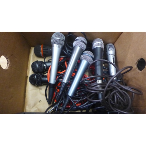 2065 - 10 Assorted microphones; Goodmans GMM16, Beyer Dynamic 922, Sanyo MP303, Dynamic DM-101, Philips SBC... 