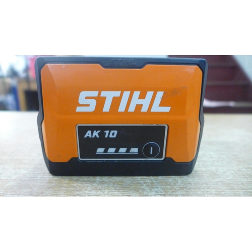 2117 - A Stihl Ak10 2AH tool battery