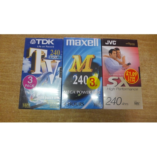 2137 - 76 Blank VHS tapes including JVC SX240, Maxell M Megapower 240 and TDK TV 240, all packaged and unus... 