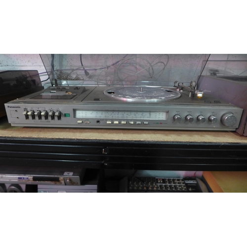 2146 - A Panasonic SG-3200 stereo music centre with belt driven automatic turntable record player and radio... 