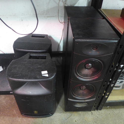 2152 - A pair of Yamaha MSR250 stereo speakers