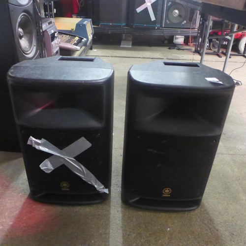 2152 - A pair of Yamaha MSR250 stereo speakers