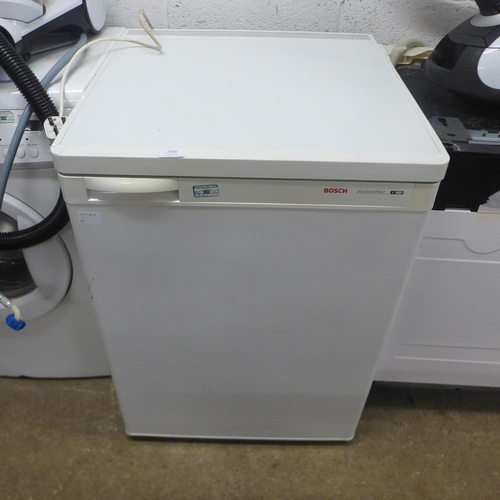 2186 - A Bosch Economic GSC-202 under counter freezer