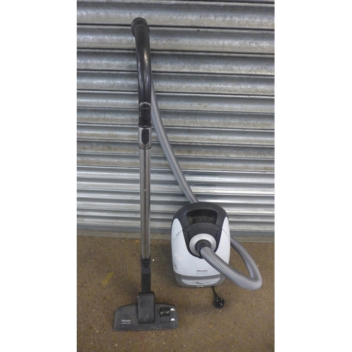 2193 - A Miele Sensor 5000 2200w vacuum cleaner - W