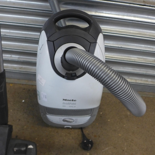 2193 - A Miele Sensor 5000 2200w vacuum cleaner - W