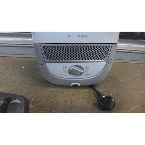 2193 - A Miele Sensor 5000 2200w vacuum cleaner - W