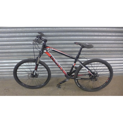 2208 - A Dawes 6061 aluminium framed front suspension hard tail mountain bike with twin disc brakes