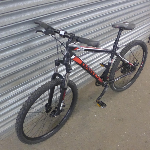 2208 - A Dawes 6061 aluminium framed front suspension hard tail mountain bike with twin disc brakes