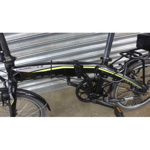 2221 - A Carrera Crosscity Aluminium folding electric bike - no battery (Police reposession)