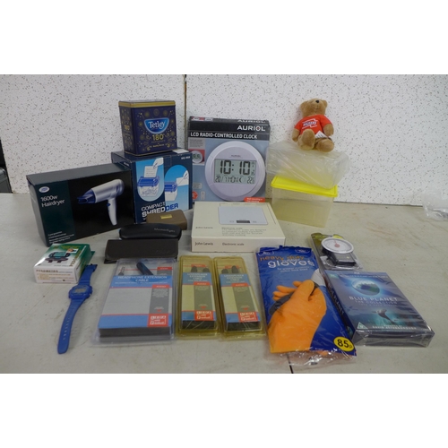 2358 - A box of misc. household items including compact shredder, a 1600w hairdryer, an LCD radio clock, el... 