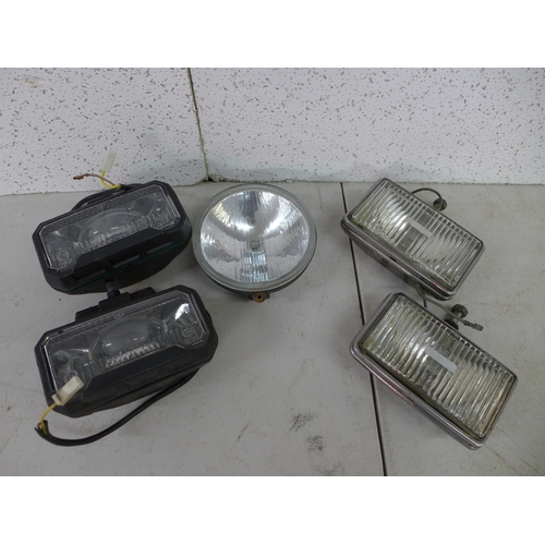 2362 - 2 Sets of classic car fog lamps and one other