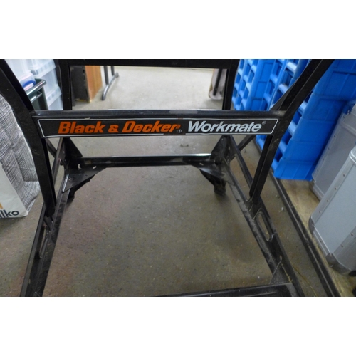 2367 - A Black & Decker Workmate folding work bench
