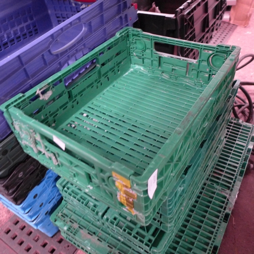 2370 - Eight folding green plastic storage trays, 60 x 40cms and 6 folding plastic trays 30x40cm
