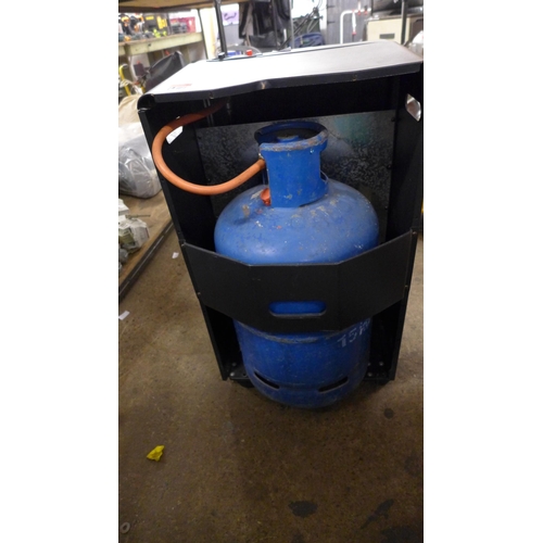 2374 - A Calor Gas heater with gas bottle