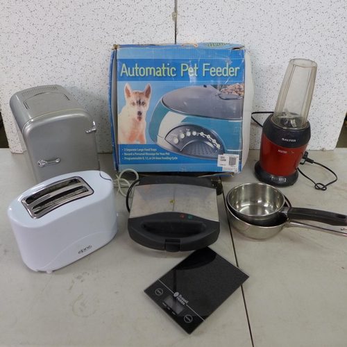 2398 - A box of kitchen items including toaster, blender, scales, a Breville sandwich toaster, a mini fridg... 