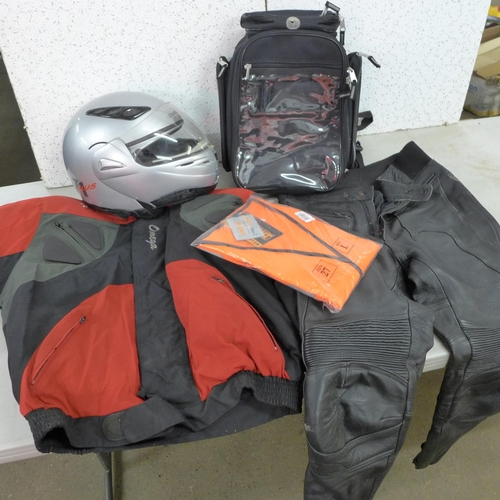 2401 - Motorbike equipment: Alpine Ware jacket size S, Searbox leather trousers size 30 short, Cuberg J Plu... 