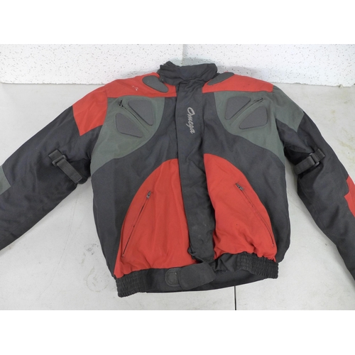 2401 - Motorbike equipment: Alpine Ware jacket size S, Searbox leather trousers size 30 short, Cuberg J Plu... 