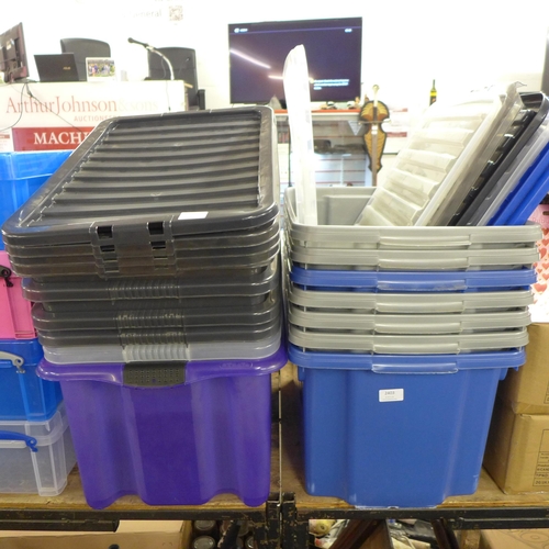 2403 - 13 Plastic storage boxes, mostly with lids (55 x 40cm)