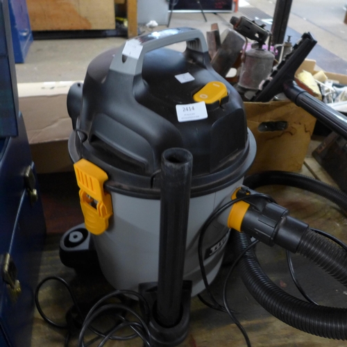 2414 - A Titan shop vacuum cleaner (HB774VAC)