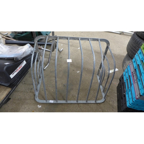 2420 - A galvanised metal hay rack