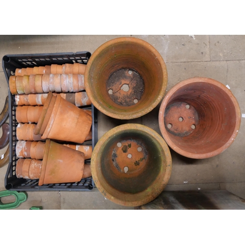 274 - Assorted terracotta plant pots