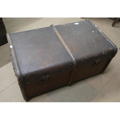 282 - An early 20th Century steamer trunk